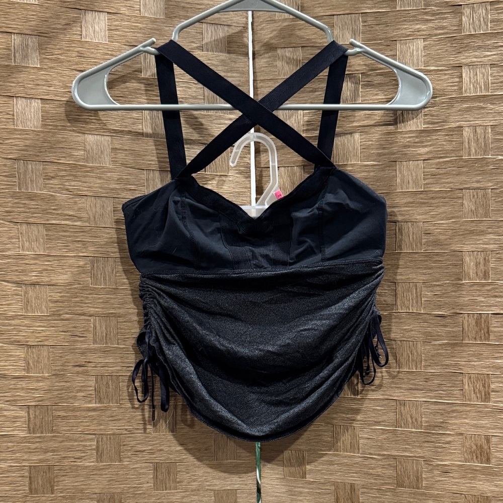 Lululemon crossed crop top